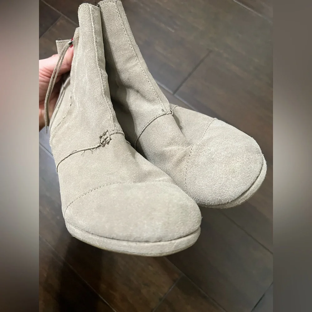 Toms Tan Ankle Boots - Picture 4 of 10
